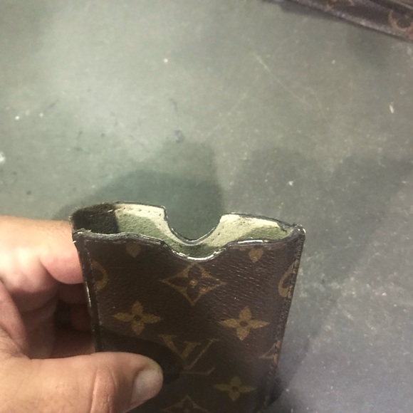 Vintage Louis Vuitton cell phone holder - Picture 3 of 3